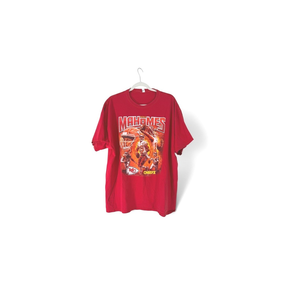Kansas City Chiefs Patrick Mahomes The West Is Not Enough Red Graphic T-Shirt XL